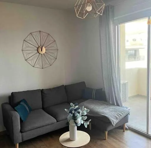 Cosy Avec Vue Et Parking * Bastia (Corsica)